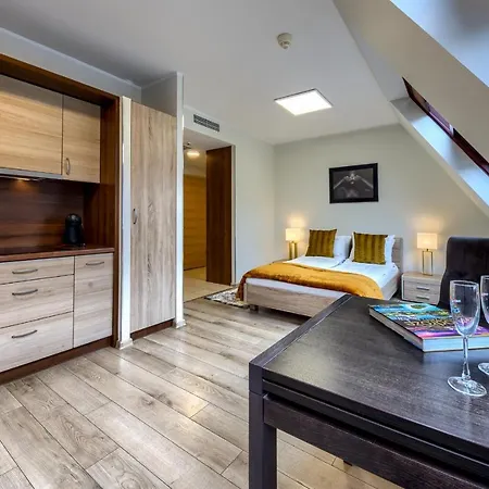 Alibi Apartment *