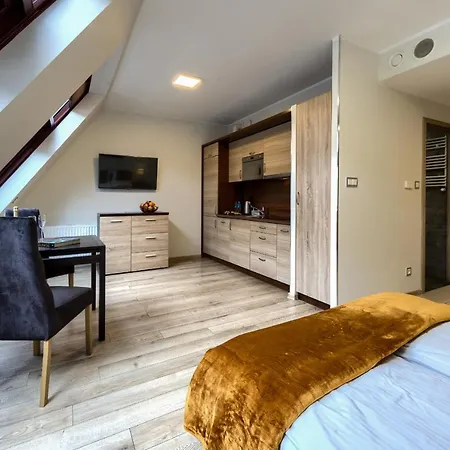 Alibi Apartment *