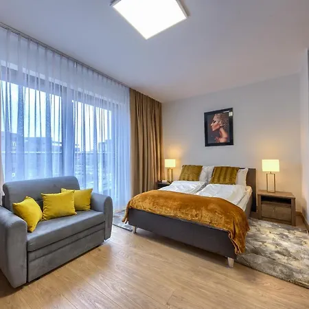 Alibi Apartment *